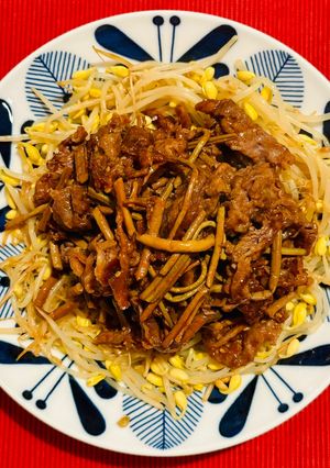 韓国風・牛肉ゼンマイ炒め豆もやし添え-レシピのメイン写真