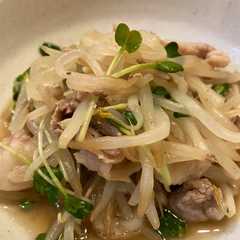 รูปของ ホットクック⭐︎もやしと豚肉のさっぱり和え