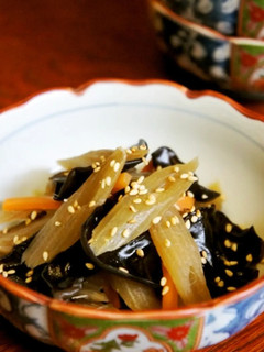 ヘルシー☆フキときくらげのごま風味炒め煮-レシピのメイン写真