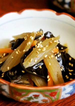 ヘルシー☆フキときくらげのごま風味炒め煮-レシピのメイン写真