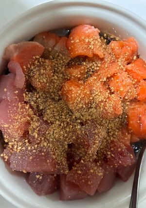 簡単で美味しい！サーモンとマグロの漬け丼-レシピのメイン写真