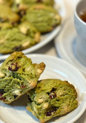 簡単☆カフェ気分♪抹茶クランベリーチョコスコーン-レシピのメイン写真