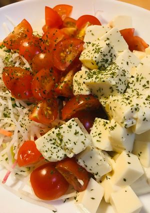 プチトマトとミニ豆腐の紅白サラダ-レシピのメイン写真