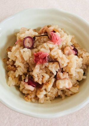 少年のたこ飯　桜の塩漬け入り-レシピのメイン写真