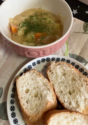 簡単クリームシチューバケットパン-レシピのメイン写真