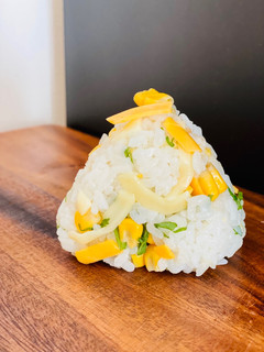 コーンと大葉のチーズおにぎり-レシピのメイン写真