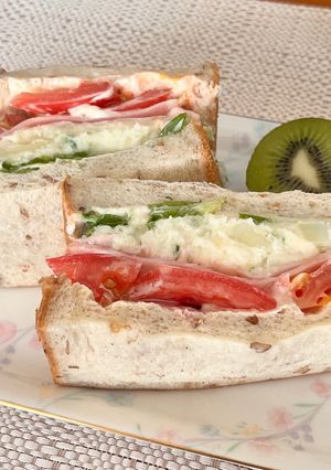 ポテトサラダ&ハム&レタス&トマトのサンドイッチ-レシピのメイン写真