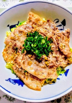 簡単今夜の夕飯!キャベツねぎ塩豚バラ丼-レシピのメイン写真