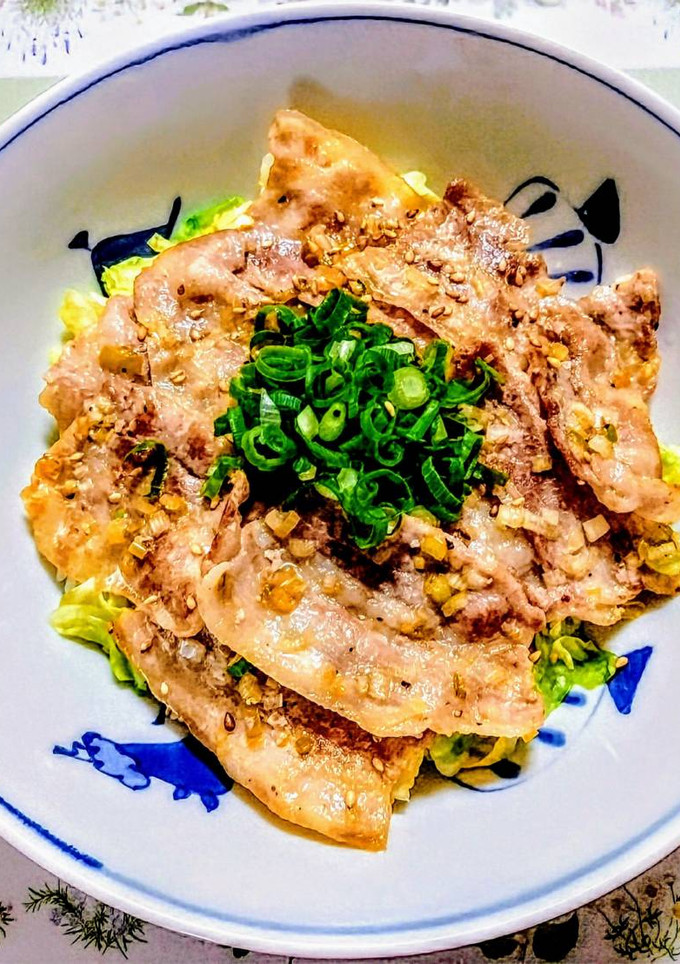 簡単ランチ！春キャベツ豚バラの塩だれ豚丼-レシピのメイン写真