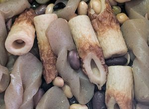 簡単★結びコンニャクと竹輪と豆の煮物-レシピのメイン写真