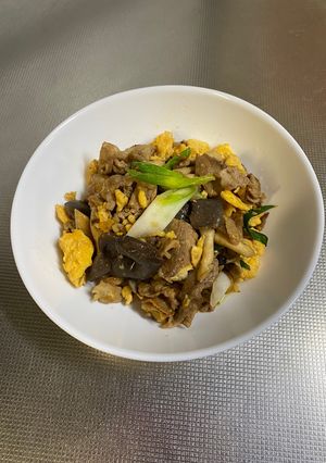 豚肉と卵、キノコの炒め物-レシピのメイン写真