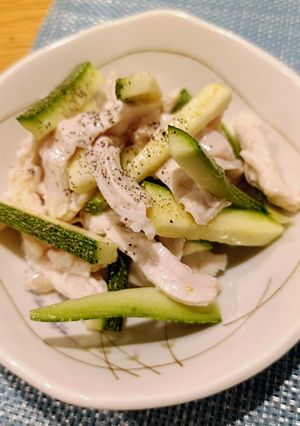 鶏胸肉のやわらかレンジ蒸し鶏とズッキーニのサラダ-レシピのメイン写真