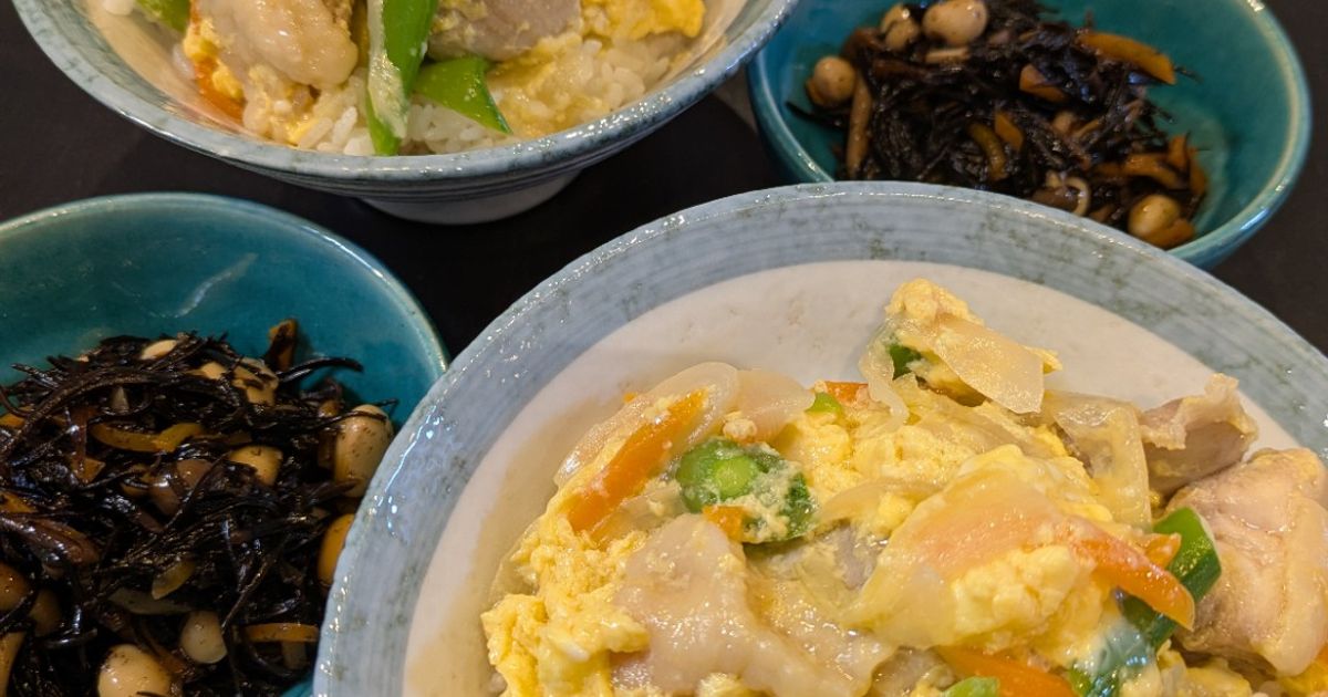 基本からアレンジまで!思わずつくりたくなる「鶏もも肉 親子丼 新たまねぎ」のレシピ集 | クックパッド