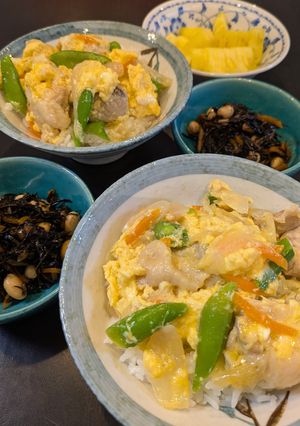 新玉ねぎとスナップえんどうで親子丼-レシピのメイン写真