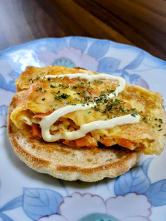 鮭入り薄焼き玉子のトーストマフィン-レシピのメイン写真