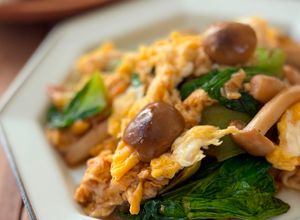 簡単♪チンゲン菜と玉子のオイスター炒め-レシピのメイン写真