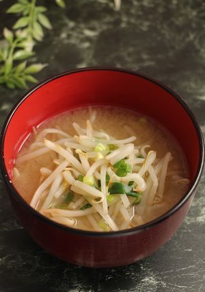 簡単！たっぷりもやしのお味噌汁-レシピのメイン写真