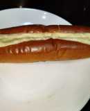 2種のチーズに溺れるホットドッグ