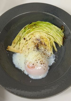 キャベツと温玉のサラダ-レシピのメイン写真