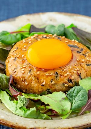 十五夜に！豆腐ハンバーグ　卵黄のせ-レシピのメイン写真
