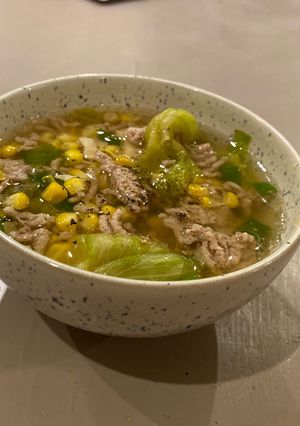 ひき肉とコーンとレタスのスープ🌽-レシピのメイン写真