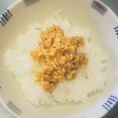 รูปของ 納豆攻略法① チーズカレー納豆