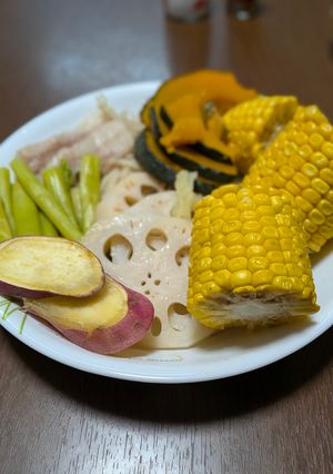 蒸し器にお任せ♪豚バラと野菜の具沢山蒸し-レシピのメイン写真
