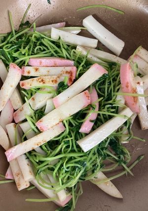 豆苗と蒲鉾の鶏がらスープ炒め-レシピのメイン写真