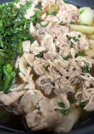 豚バラ薄切り肉と春菊の簡単すき焼き風煮-レシピのメイン写真
