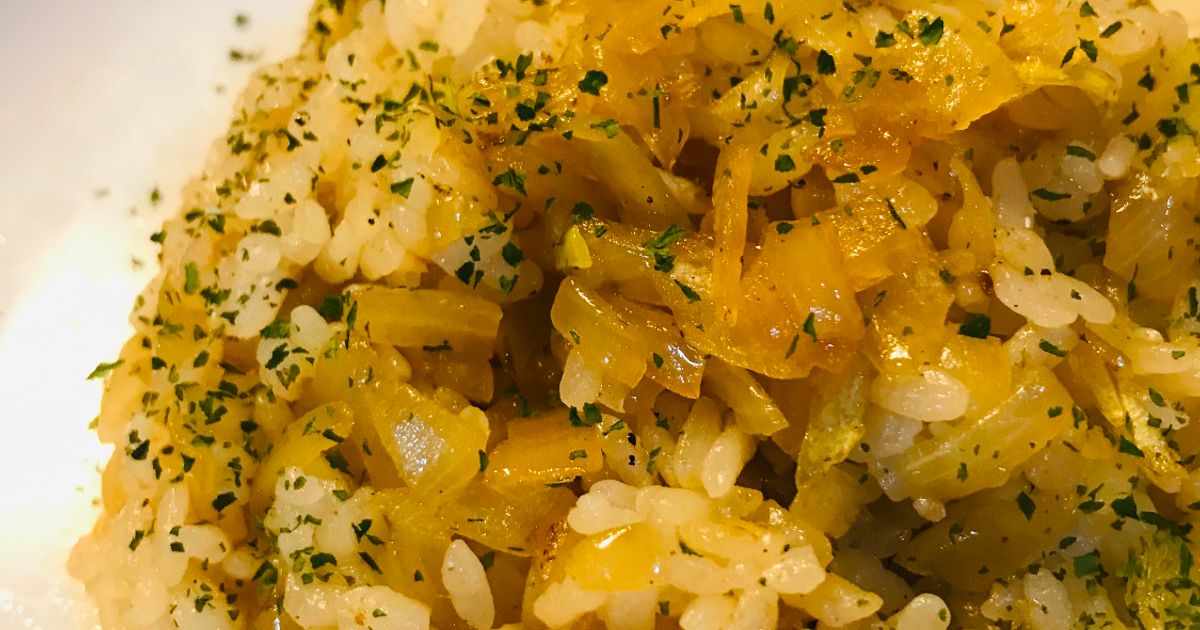玉ねぎ炒飯 2つのコツでパラパラ！簡単！玉ねぎチャーハン レシピ・作り方 by