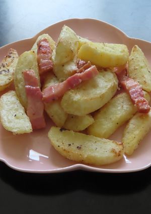 ベーコンの脂で揚げ焼きガーリックポテト-レシピのメイン写真