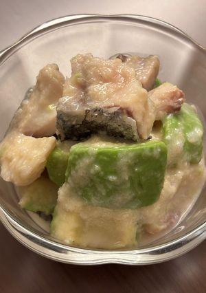 まだらとアボカドのココナッツミルク和え-レシピのメイン写真