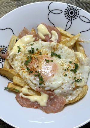 エストレジャードス（目玉焼きのせフライドポテト）-レシピのメイン写真