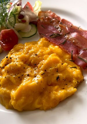 ホテルの朝食① スクランブルエッグ-レシピのメイン写真