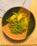 三浦市産キャベツともやしのカレー炒め