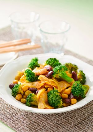 豆とブロッコリー、ベーコンのカレー蒸し-レシピのメイン写真