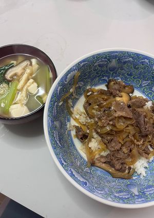 玉ねぎたっぷり牛丼(4皿分)-レシピのメイン写真