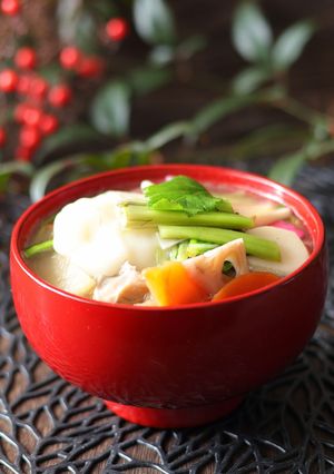 具沢山お雑煮（セリ・鶏肉入り）♪お正月-レシピのメイン写真