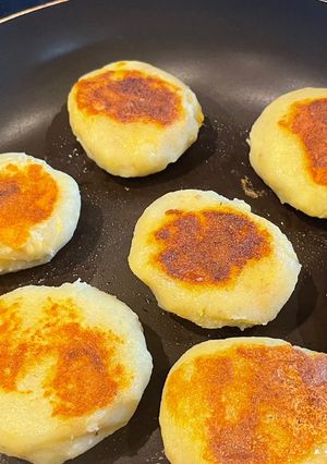 れんこん入り♪もちもちチーズ芋餅-レシピのメイン写真