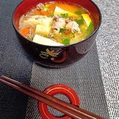 A picture of 自家製味噌の坦々豚汁.