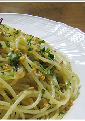 素材にこだわってアーリオオーリオのパスタ-レシピのメイン写真