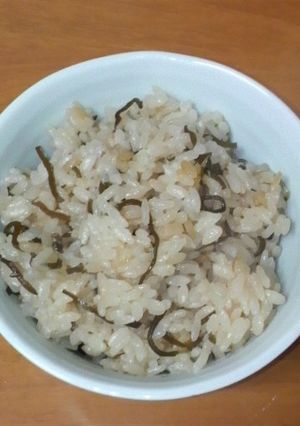 塩昆布で♪お手軽炊き込みごはん-レシピのメイン写真