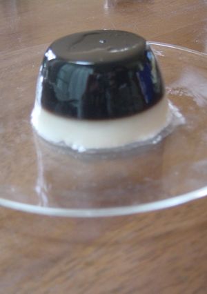 ふるふる☆黒豆煮汁＆牛乳のゼリー☆-レシピのメイン写真