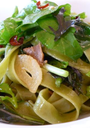 緑のパスタ ペペロンチーノ-レシピのメイン写真