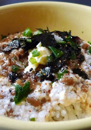 なめ茸バターのとろろかけご飯-レシピのメイン写真