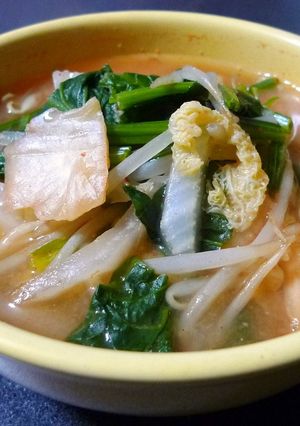 白菜とほうれん草のキムチ味噌汁-レシピのメイン写真