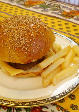 ウチのハンバーグ-レシピのメイン写真