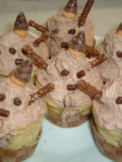 ◇カップケーキでチョコ人形◇-レシピのメイン写真