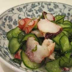 รูปของ 隠し味に蜂蜜♪　タコときゅうりの酢の物