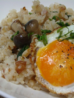 *きのこと梅の炒めごはん*-レシピのメイン写真